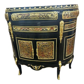 French Style Black and Gold Commode With Gold Details For Sale