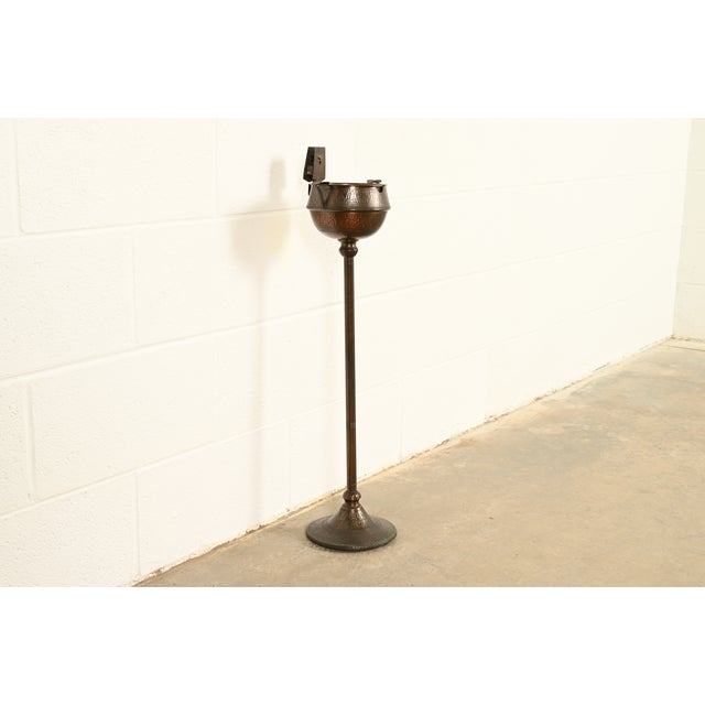 Mission Roycroft Trefoil Antique Mission Arts & Crafts Hand-Hammered Copper Smoker's Stand With Ashtray, Circa 1910 For Sale - Image 3 of 14
