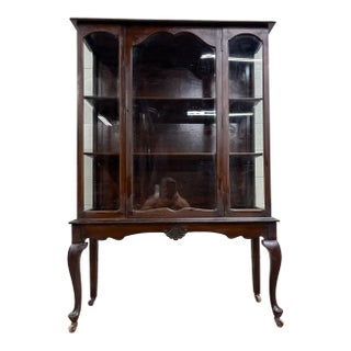 Vintage Tomlinson Chair MFG Co Queen Anne Style Mailbag Curio China Cabinet For Sale