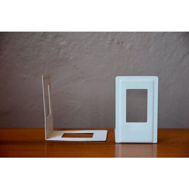 Minimalist Bookends in Lacquered Metal, 1960s, Set of 2 For Sale - Image 3 of 5