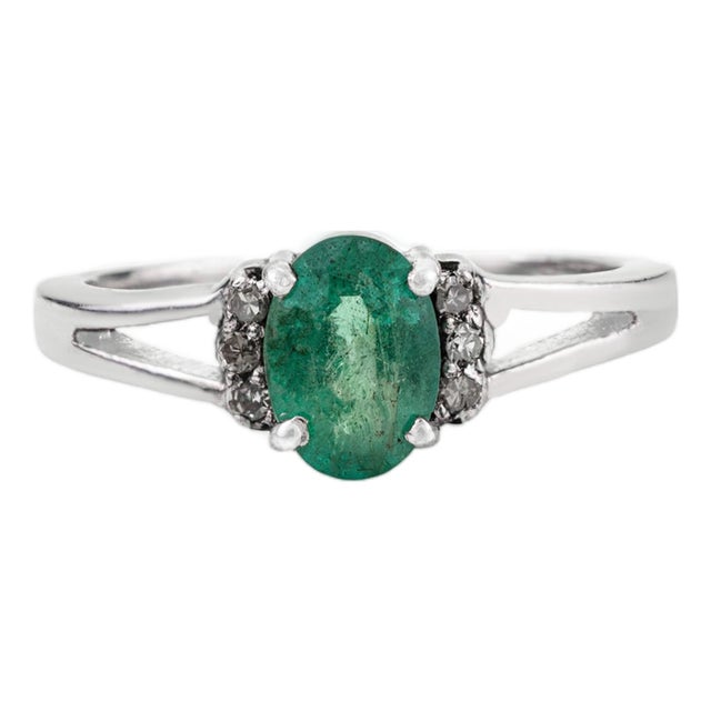 Minimalist Oval Cut Emerald & Diamond Split Shank Statement Ring in 925 Silver - Size 7 For Sale
