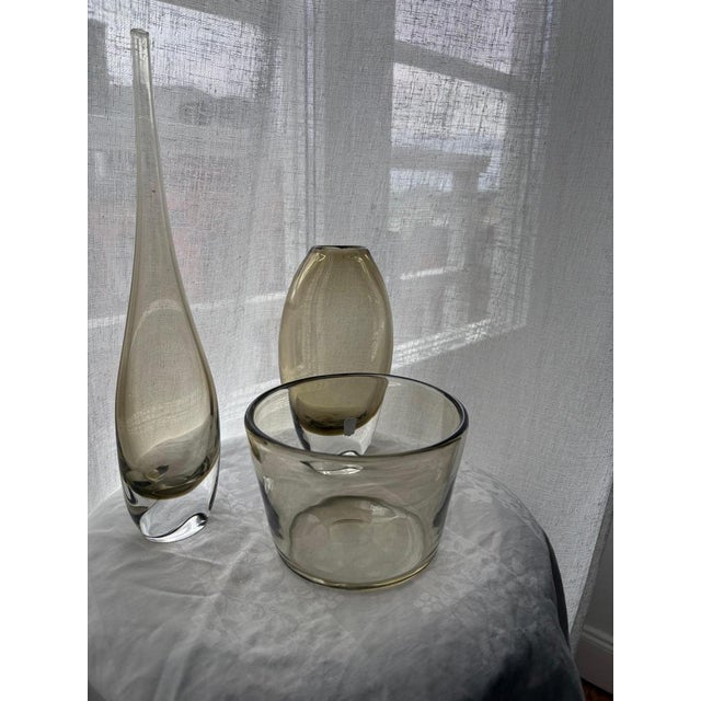 Swedish Modern Glass Vases and Bowl by Bengt Orup for Johansfors, 1960s, Set of 3 For Sale - Image 6 of 13