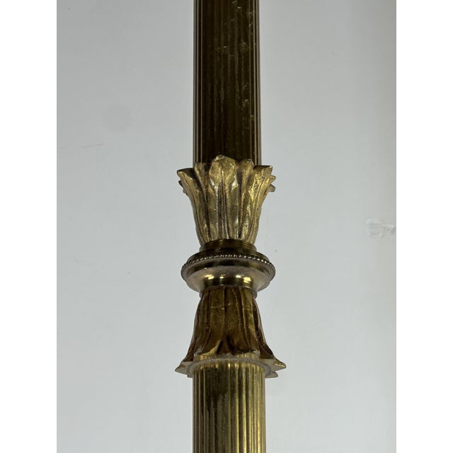 Vintage halogen floor lamp in solid gilt brass, designed by the prestigious French lighting company Gault. A true icon of...