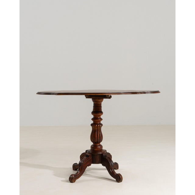 1880-1889 United Kingdom Rich Mahogany Tilt-Top Pedestal Table For Sale - Image 11 of 11