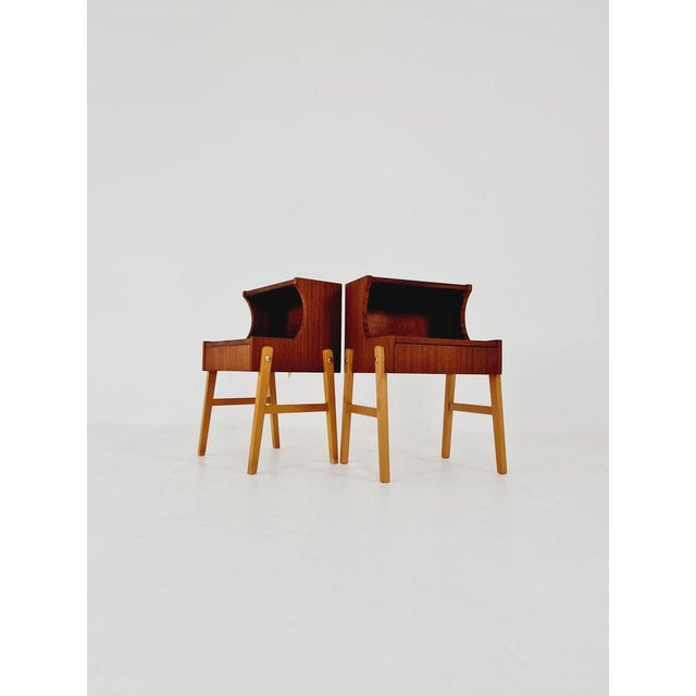Mid-Century Modern Vintage Danish Bedside Table in Mahogany, 1960s, Set of 2 For Sale - Image 3 of 11