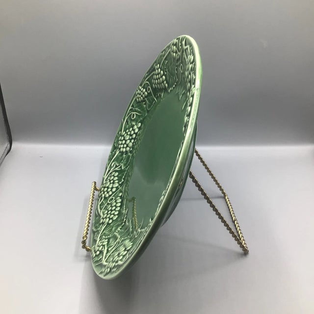Bordallo Pinheiro Portuguese Bordallo Pinheiro Green Grape and Leaf Oval Serving Dish For Sale - Image 4 of 12