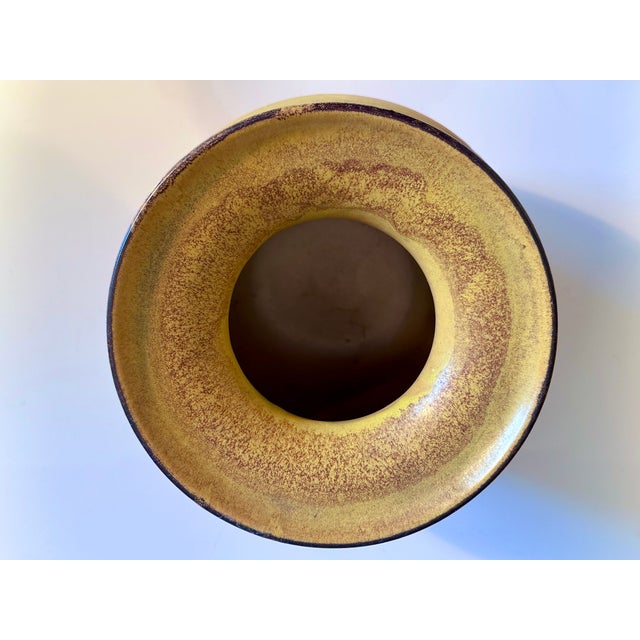 Art Deco Ceramic Vase attributed to Carstens Uffrecht with Ribbed Decor in Ochre Yellow, Germany 1930s For Sale - Image 15 of 18