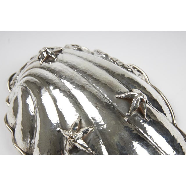 1950s Embossed Silver Centerpiece in the Shape of a Shell from Arrigo Finzi Silverware For Sale - Image 5 of 7