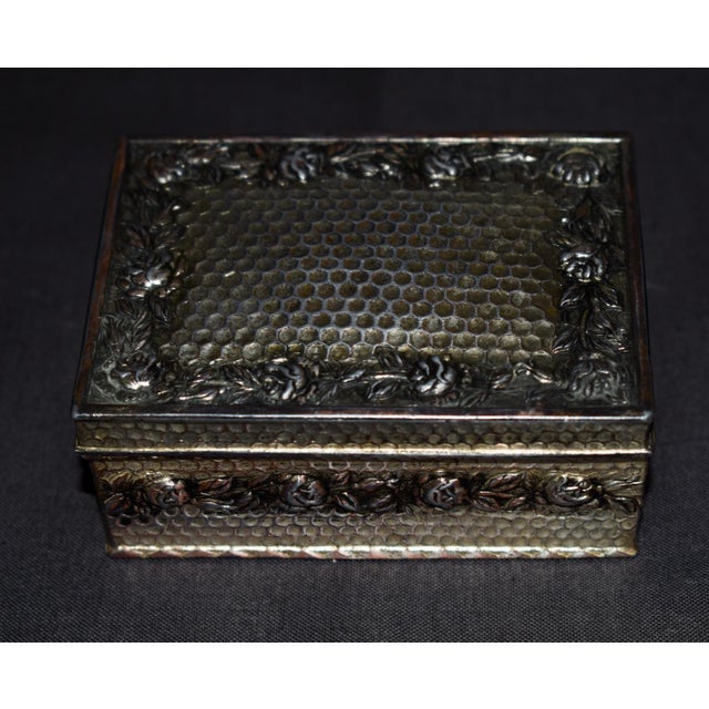 1960s Vintage Silver Plate Trinket Jewelry Box Ornate Rose Floral Honeycomb Casket For Sale - Image 5 of 14