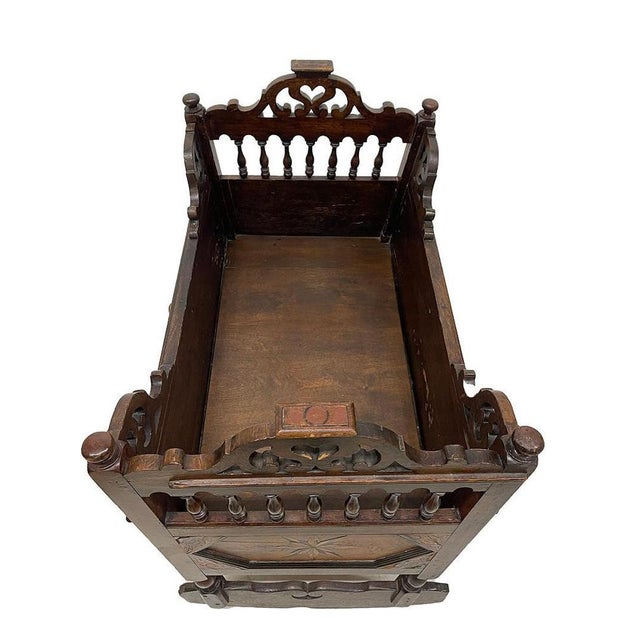 18th Century English Oak Childrens Cradle For Sale - Image 12 of 18