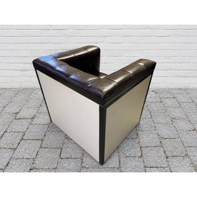 Genuine leather armchair from a Rolls Royce car dealership showroom, limited edition of 25 pieces, made in England