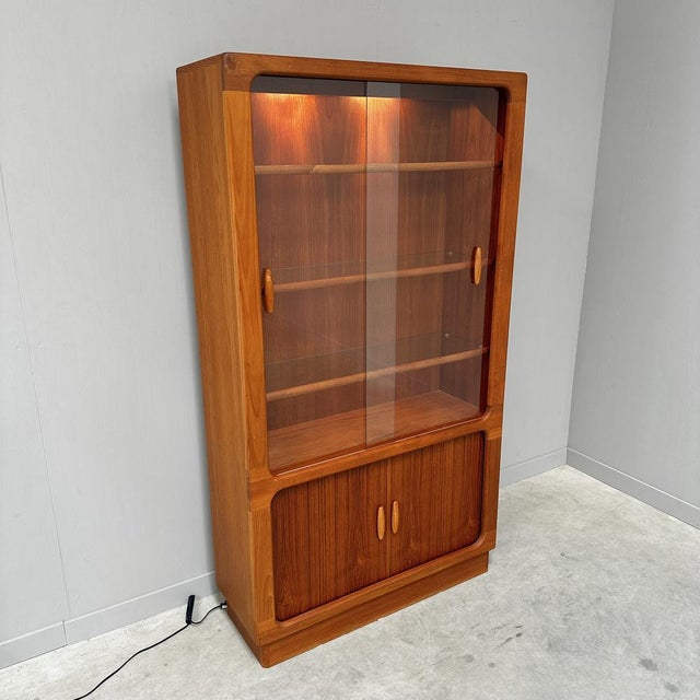 Danish Display Cabinet in Teak by Dyrlund, 1980s For Sale - Image 9 of 15