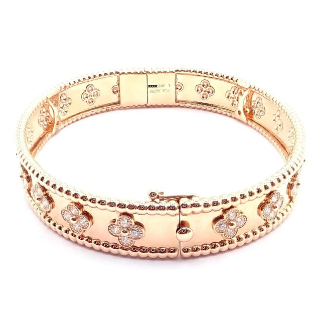Contemporary Van Cleef & Arpels Perlee Diamond Clover Rose Gold Bangle Bracelet For Sale - Image 3 of 13