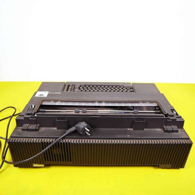 Vintage ETV 240 Typewriter from Olivetti For Sale - Image 14 of 15