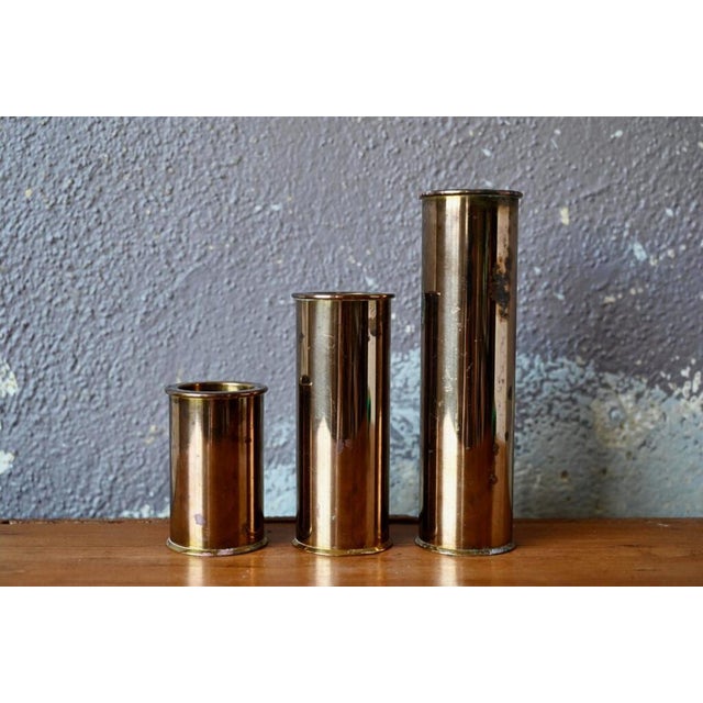 This trio of copper-plated metal candle holders has a minimalist and modern design, elegant and warm. Coming from Sweden,...