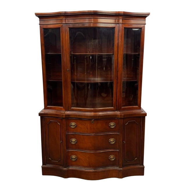 Vintage Federal Style Bow Front Mahogany China / Display Cabinet For Sale - Image 11 of 11