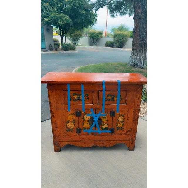 Chinese 19th Century Chinese Qing Dynasty Lacquered Cabinet With Elm Wood Accents For Sale - Image 3 of 4