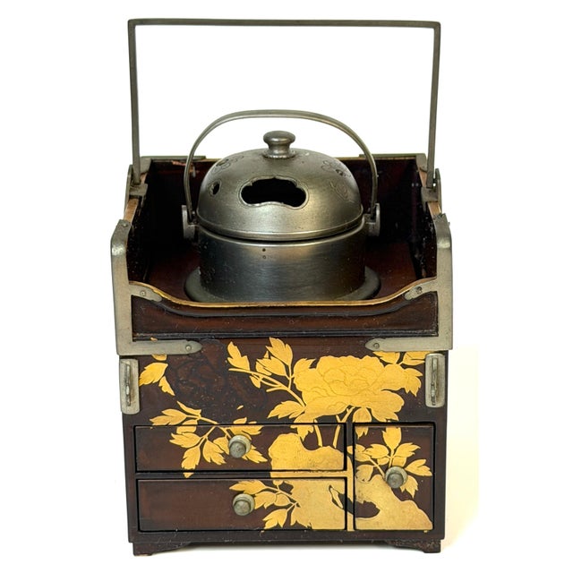 Japanese Meiji Gold Maki-e Lacquer Tabako-Bon Smoking Cabinet For Sale - Image 13 of 18