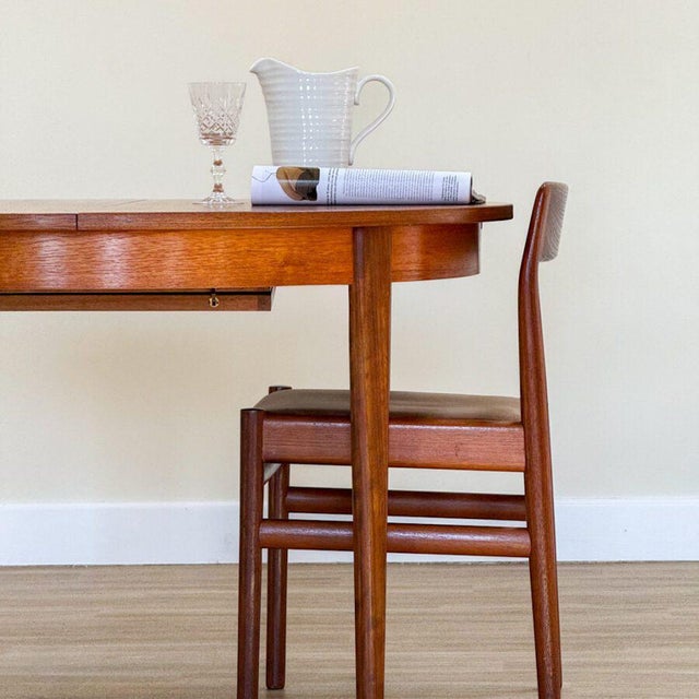 Small Mid-Century Modern Round Extending Dining Table from John Herbert For Sale - Image 3 of 14