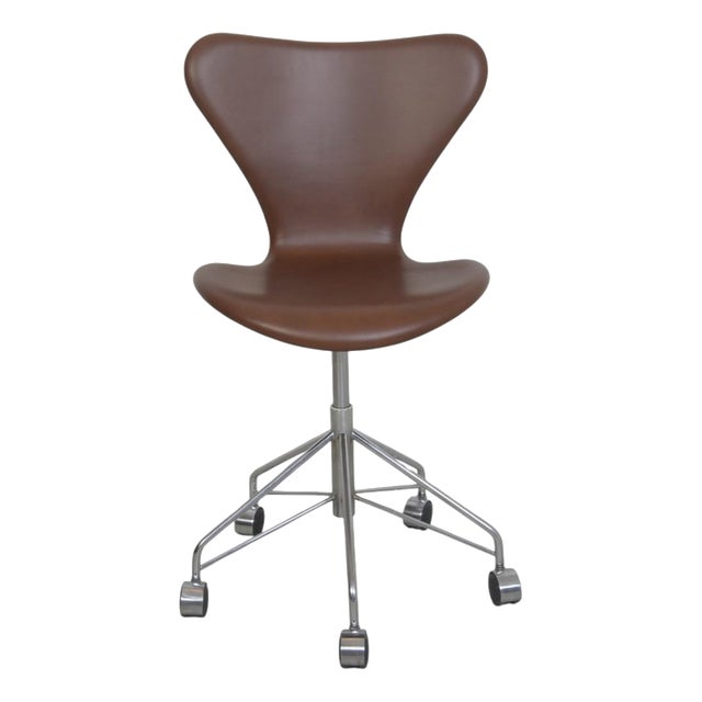 Model 3117 Office Chair in Mokka Leather by Arne Jacobsen, 1980s For Sale