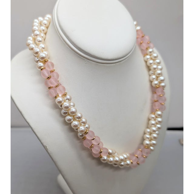 1980s Vintage 1980s Signed Napier Goldtone Frosted Pink Beads & Faux-Pearls Torsade Necklace For Sale - Image 5 of 8