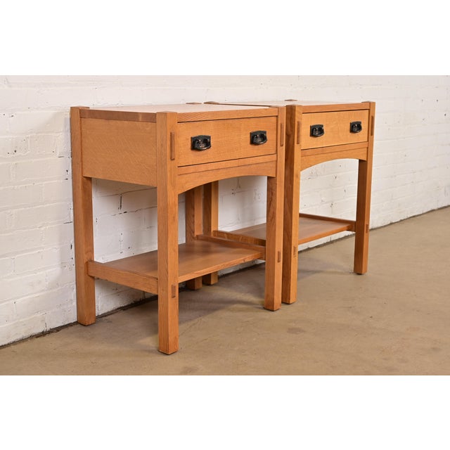 A pair of beautiful Mission or Arts & Crafts bachelor chests, bedside chests, or nightstands By L. & J.G. Stickley USA,...