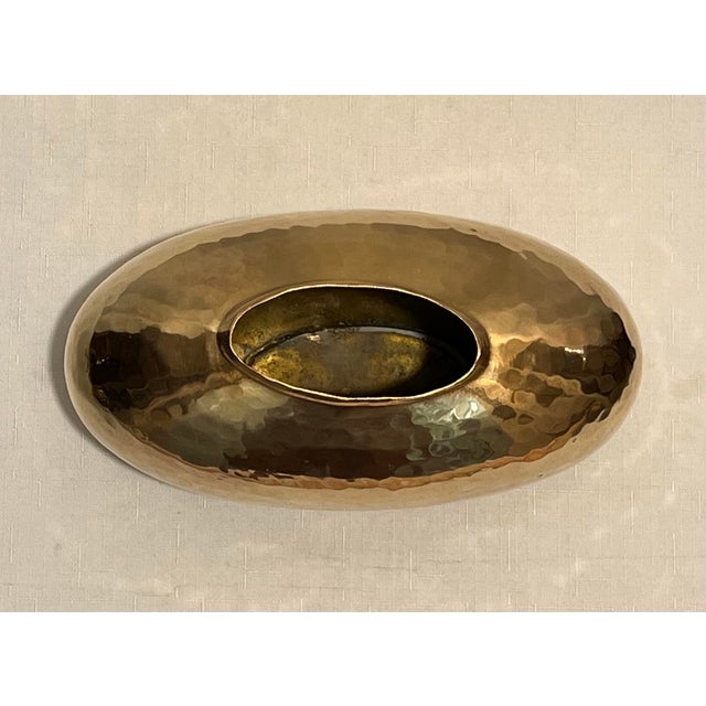 Late 20th Century Chic Vintage Oval Polished Brass Hammered Vase Bowl For Sale - Image 5 of 6