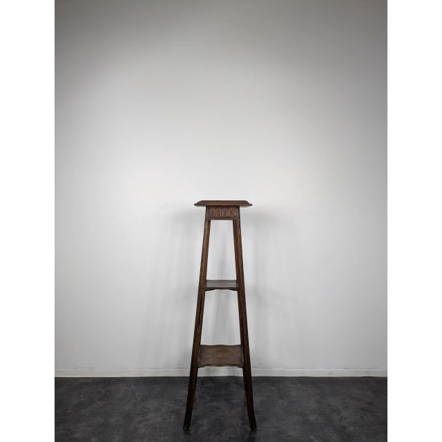 Mahogany Wood Side Table, in Very Good conditions.