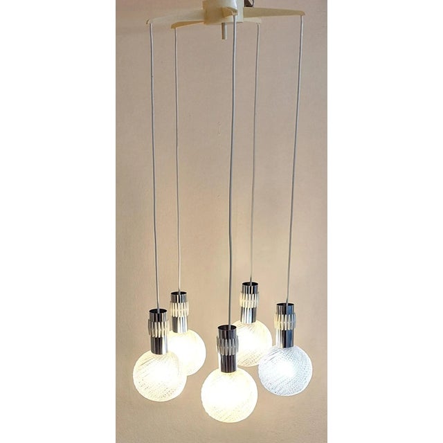 Metal Vintage 5-Flame Cascade Lamp with Cream-Colored Plastic Frame and Clear Relief Glass Shades with Chrome-Plated Metal Cover, 1970s For Sale - Image 7 of 7