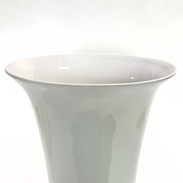 1990s The Ultimate Classic Oversized White Ceramic Urn For Sale - Image 5 of 7