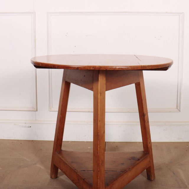 Welsh Cricket Table in Pine, 1820 For Sale - Image 3 of 8