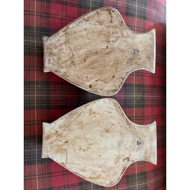 Vintage Italian Majolica Heraldic Wall Pocket Vases – Large Hand‑Painted Pair With Crackle Glaze For Sale - Image 10 of 11