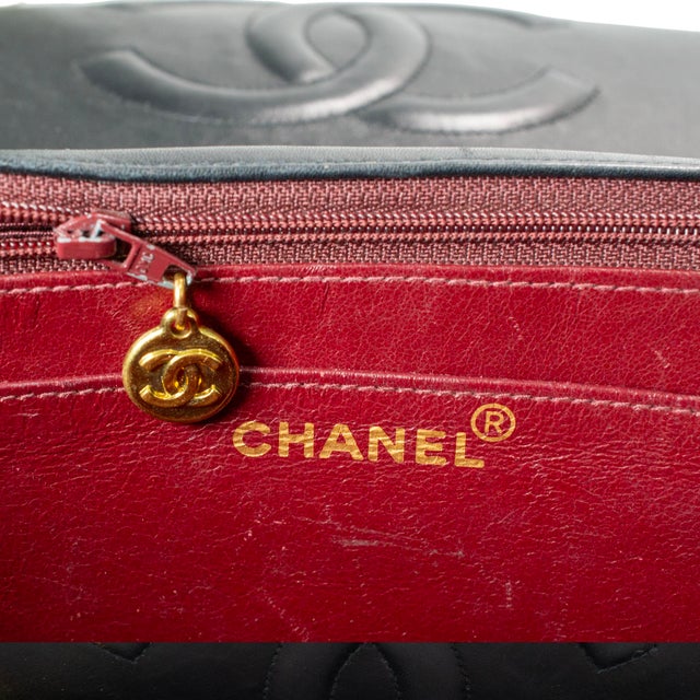 Vintage Chanel 1990s Black Lambskin Leather Quilted XL Jumbo Flap Bag For Sale - Image 9 of 11