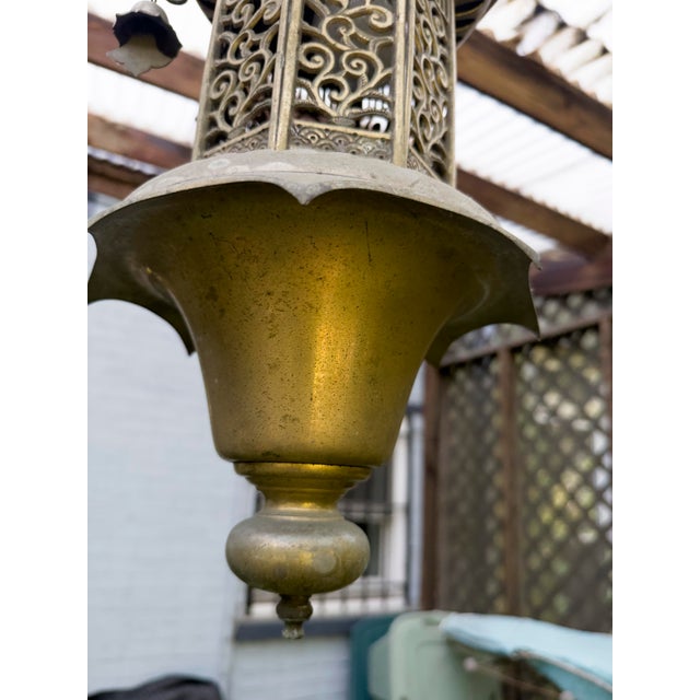 Vintage 1960s Hollywood Regency Brass Pagoda Pendant With Arabesque Details. For Sale - Image 4 of 9
