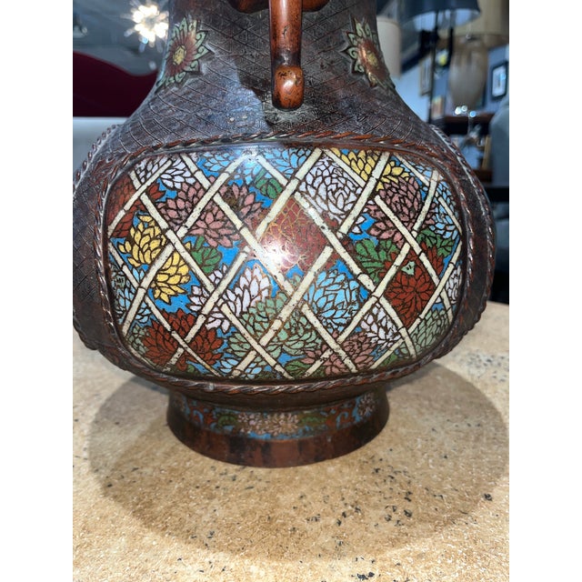 Late 19th Century Bronze Qing Dynasty Champleve Vase For Sale In Las Vegas - Image 6 of 10