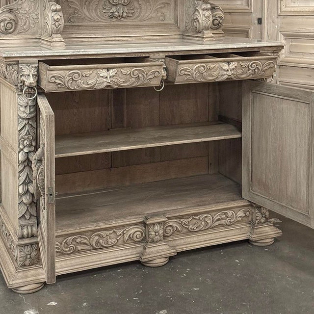 19th Century French Renaissance Hunt Buffet in Stripped Oak For Sale - Image 15 of 18