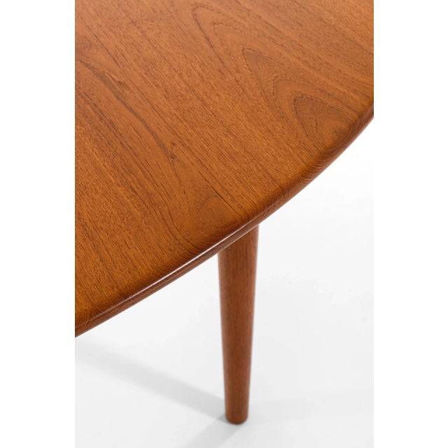 Large Model JH-567 Dining Table by Hans J. Wegner for Johannes Hansen, 1952 For Sale - Image 3 of 14