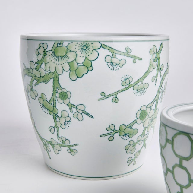 Kenneth Ludwig Chicago Imperial Flower Pots, Set Of 3 For Sale - Image 4 of 6