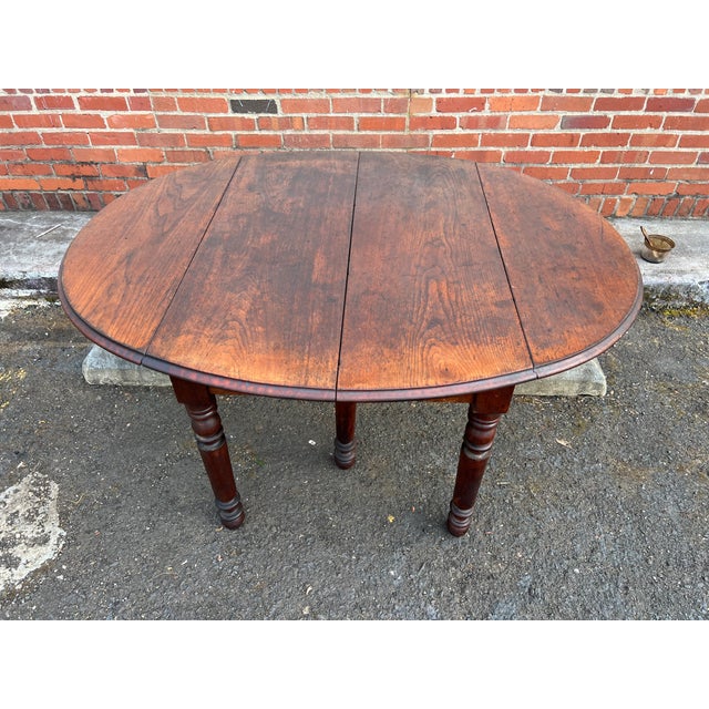 Antique 19th Century Mahogany. Extension Turned Leg Round Dining Table and 4 Leaves. For Sale - Image 16 of 18