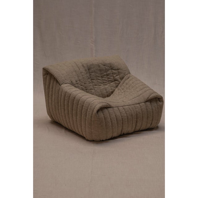 Iconic ‘Sandra’ lounge chair designed by Annie Hieronimus for Cinna in the 1970s. This sculptural and enveloping design...