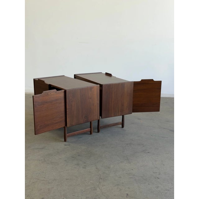 Brown Pair of Mid Century Nightstands by John Caldwell for Brown Saltman For Sale - Image 8 of 18