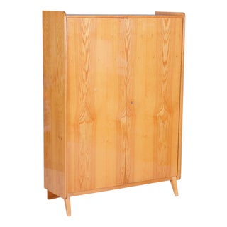 Mid-Century Modern Wardrobe in Ash from Tatra Pravenec, Czech, 1950s For Sale