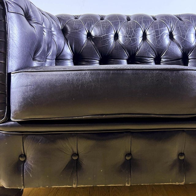 1960s Chesterfield Club Sofa in Black Leather with Wooden Legs, 1960s For Sale - Image 5 of 9