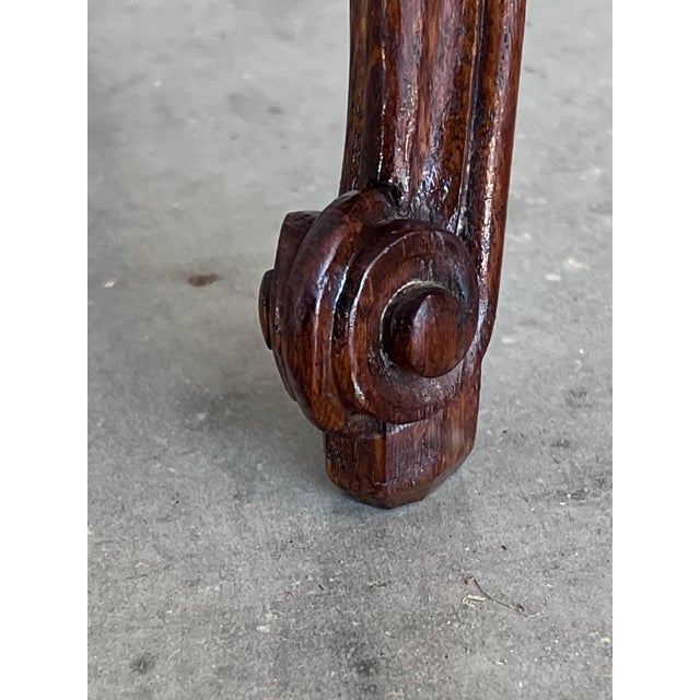 Early 20th Century Pair of Walnut Nightstands Tables with Drawer and Open Shelf For Sale - Image 14 of 18