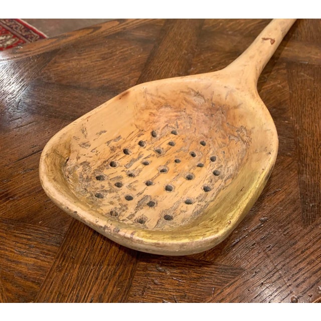 Late 19th Century 19th Century French Decorative Carved Walnut Spoon For Sale - Image 5 of 7