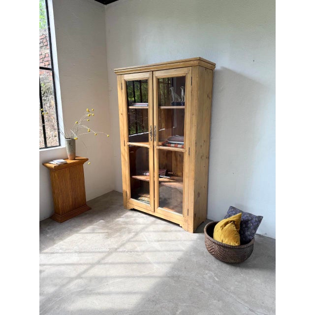 1950s Vintage Display Cabinet in Pine and Glass, 1950 For Sale - Image 5 of 18