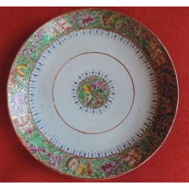 Early 19th Century Chinese Export Porcelain Famille Rose Mandarin Palette Low Bowl For Sale In New York - Image 6 of 11