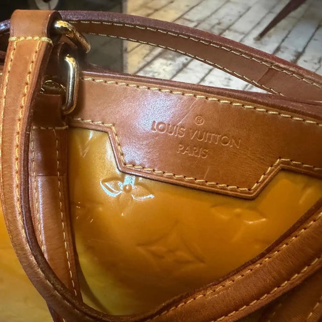 A 2002 Louis Vuitton Brea Monogram Yellow Vernis Patent Leather Shoulder Bag For Sale - Image 18 of 18