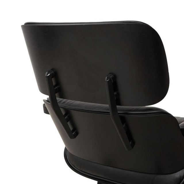 Vitra Set of Lounge Chair with Ottoman in Leather by Charles & Ray Eames for Vitra For Sale - Image 4 of 16