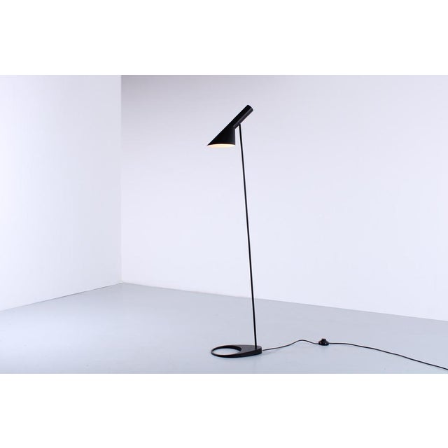 Mid-Century Modern Black Visor Floor Lamp by Arne Jacobsen for Louis Poulsen, 1960s For Sale - Image 3 of 18